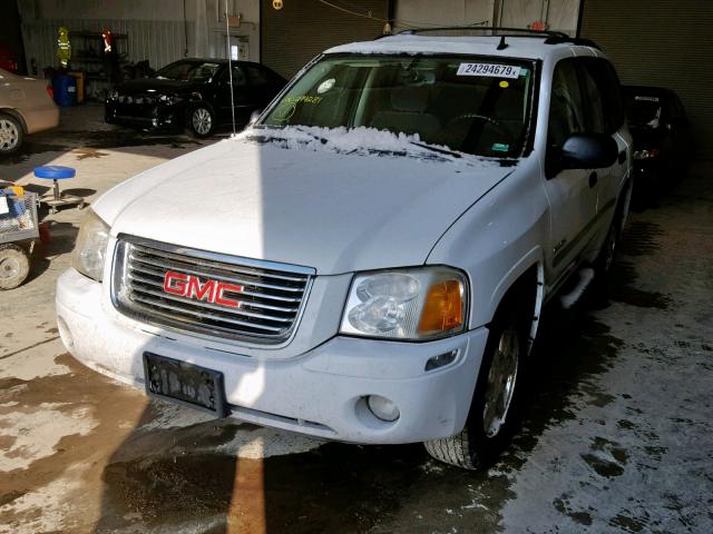 1GKDT13S662299281 - 2006 GMC ENVOY WHITE photo 2