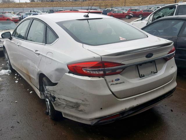 3FA6P0H70HR407745 - 2017 FORD FUSION SE WHITE photo 3