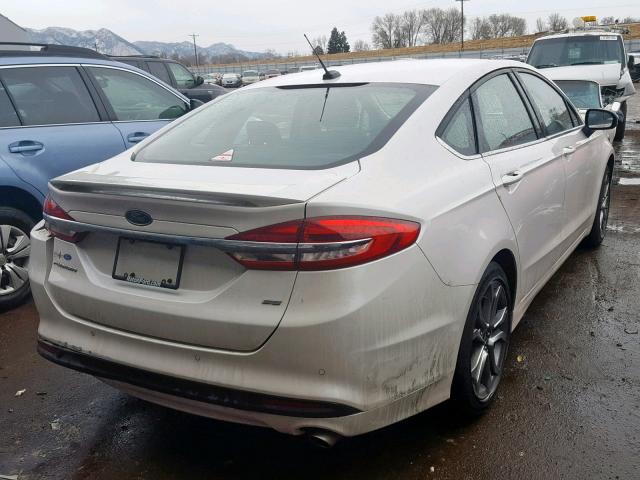 3FA6P0H70HR407745 - 2017 FORD FUSION SE WHITE photo 4