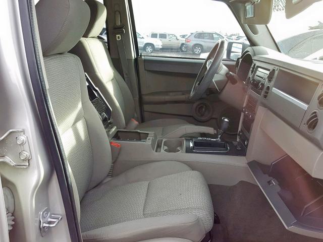 1J8HG48K08C202870 - 2008 JEEP COMMANDER SILVER photo 5