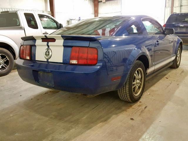 1ZVFT80N275232685 - 2007 FORD MUSTANG BLUE photo 4