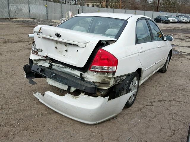 KNAFE222495602726 - 2009 KIA SPECTRA EX WHITE photo 4