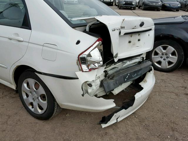 KNAFE222495602726 - 2009 KIA SPECTRA EX WHITE photo 9