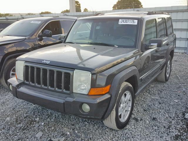 1J8HG48N76C210780 - 2006 JEEP COMMANDER GRAY photo 2