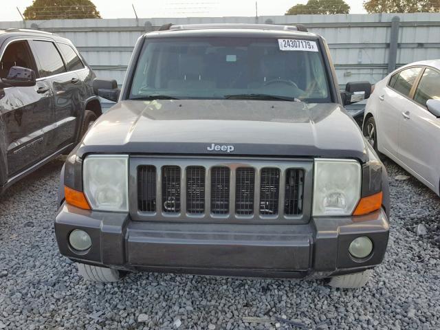 1J8HG48N76C210780 - 2006 JEEP COMMANDER GRAY photo 9