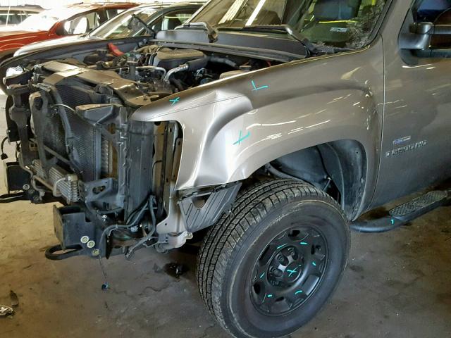 1GTHK39698E186951 - 2008 GMC SIERRA K35 SILVER photo 9