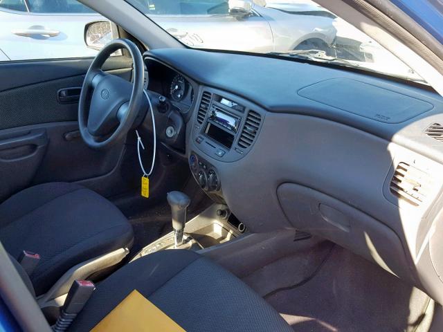 KNADE123766170021 - 2006 KIA RIO BLUE photo 5