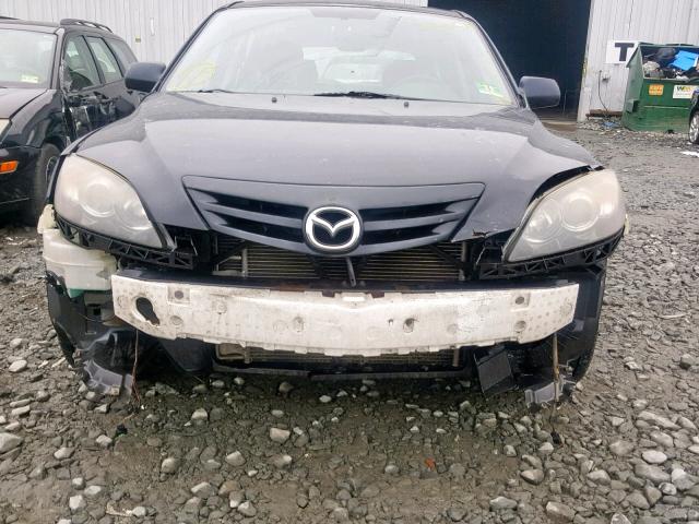 JM1BK343751252435 - 2005 MAZDA 3 HATCHBAC BLACK photo 9