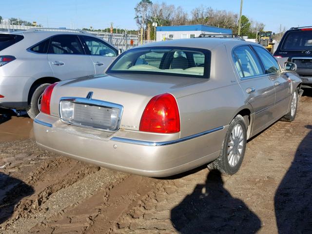 1LNHM83W74Y682982 - 2004 LINCOLN TOWN CAR U GOLD photo 4