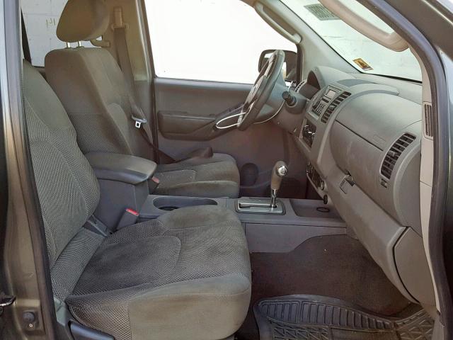 1N6AD09W17C423773 - 2007 NISSAN FRONTIER C GRAY photo 5