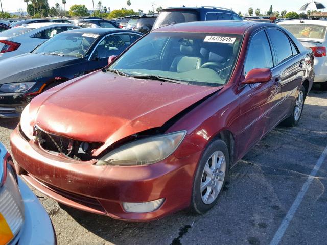 4T1BF32K15U085577 - 2005 TOYOTA CAMRY LE RED photo 2