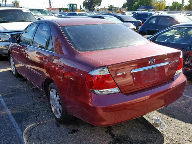 4T1BF32K15U085577 - 2005 TOYOTA CAMRY LE RED photo 3