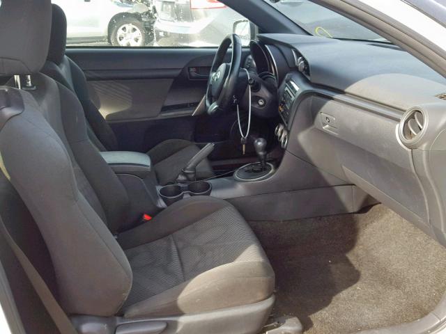 JTKJF5C72C3038043 - 2012 TOYOTA SCION TC 白色 照片 5