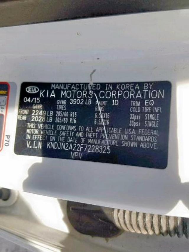 KNDJN2A22F7228325 - 2015 KIA SOUL WHITE photo 10