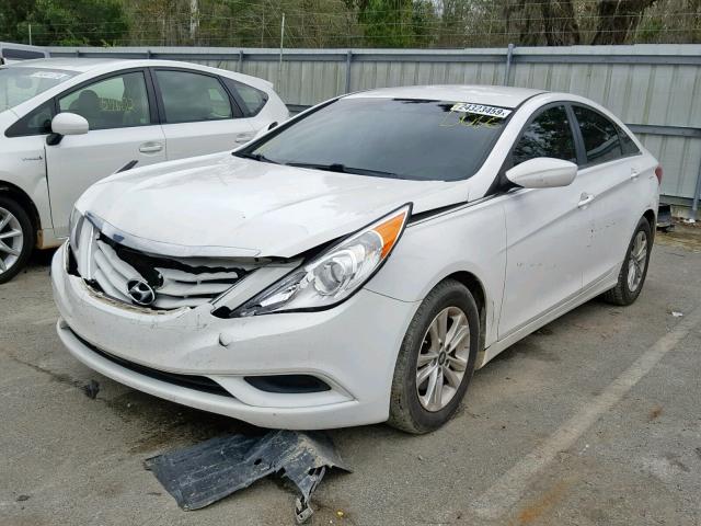 5NPEB4AC8DH650851 - 2013 HYUNDAI SONATA GLS WHITE photo 2