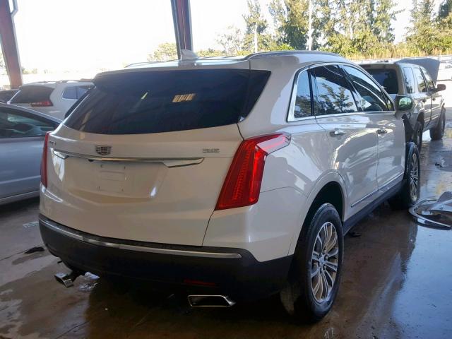 1GYKNBRS6HZ217029 - 2017 CADILLAC XT5 LUXURY WHITE photo 4