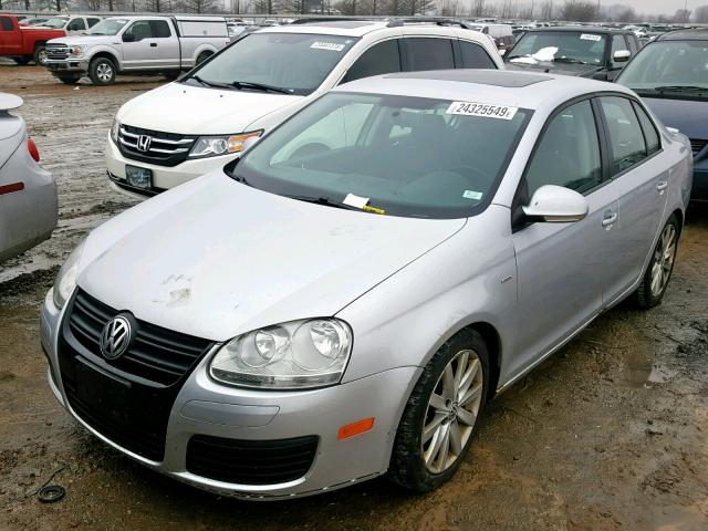 3VWRA7AJ9AM064411 - 2010 VOLKSWAGEN JETTA WOLF SILVER photo 2