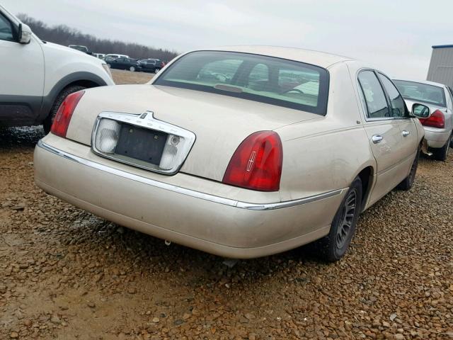 1LNHM83W3YY880626 - 2000 LINCOLN TOWN CAR C BEIGE photo 4