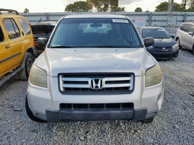 5FNYF28197B035044 - 2007 HONDA PILOT LX SILVER photo 9