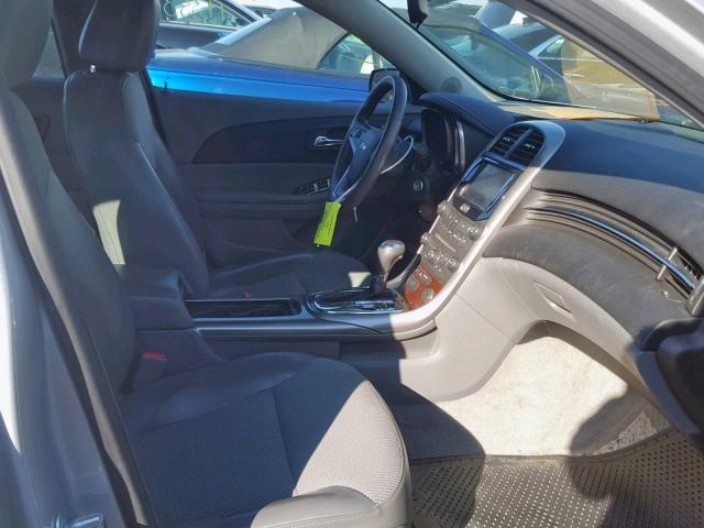 1G11D5SR2DF264432 - 2013 CHEVROLET MALIBU 1LT 银色 照片 5
