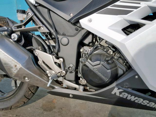 JKAEX8A19HDA32938 - 2017 KAWASAKI EX300 A WHITE photo 7