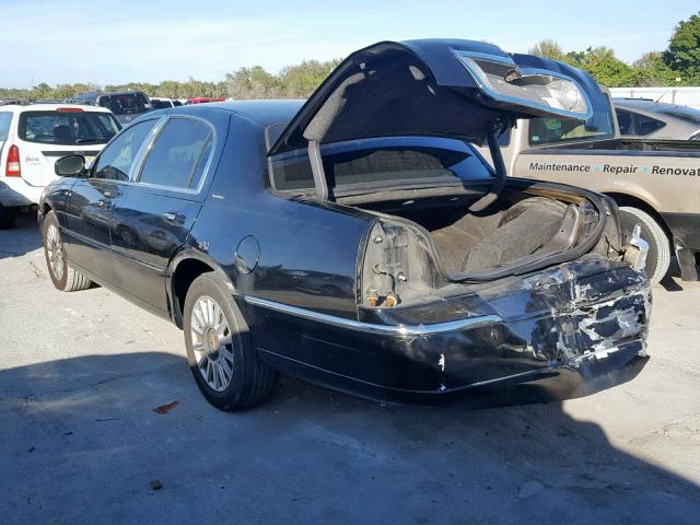 1LNHM81W34Y659654 - 2004 LINCOLN TOWN CAR E BLACK photo 3