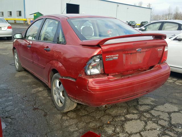 1FAHP34N05W219461 - 2005 FORD FOCUS ZX4 RED photo 3