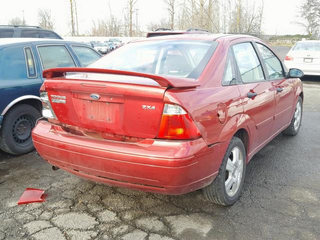 1FAHP34N05W219461 - 2005 FORD FOCUS ZX4 RED photo 4