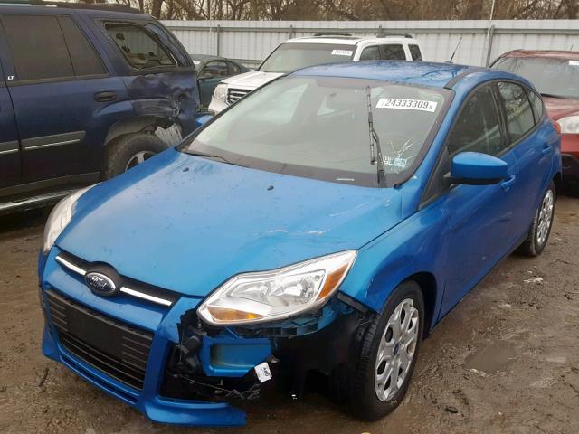 1FAHP3K26CL297119 - 2012 FORD FOCUS SE BLUE photo 2