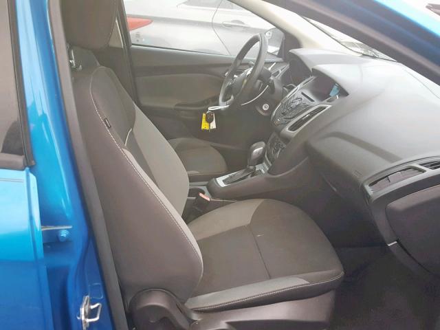 1FAHP3K26CL297119 - 2012 FORD FOCUS SE BLUE photo 5