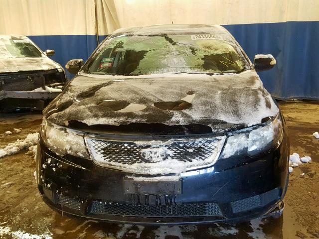 KNAFU4A25A5866994 - 2010 KIA FORTE EX BLACK photo 9