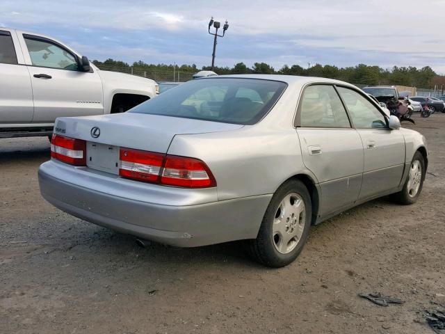 JT8BF28G1Y5091667 - 2000 LEXUS ES 300 SILVER photo 4