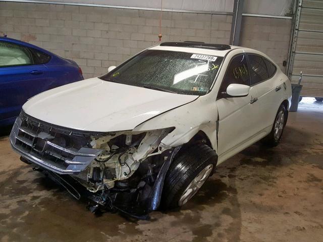 5J6TF2H59AL001021 - 2010 HONDA ACCORD CRO WHITE photo 2