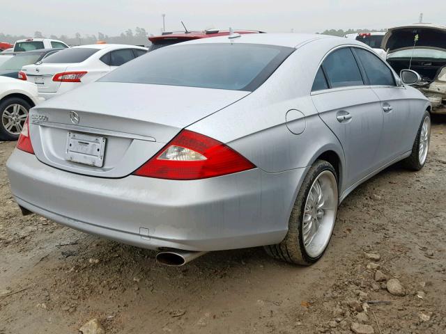 WDDDJ72X97A102036 - 2007 MERCEDES-BENZ CLS 550 SILVER photo 4