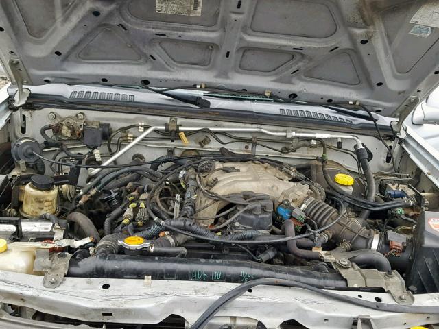 1N6ED27T3YC359355 - 2000 NISSAN FRONTIER C SILVER photo 7