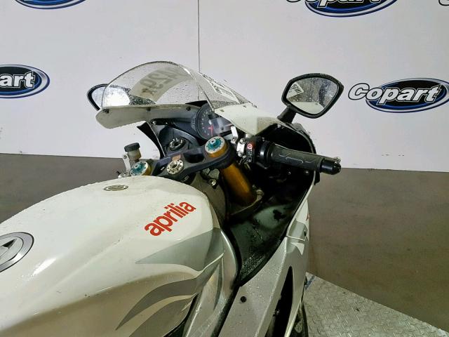 ZD4RRTR009S001270 - 2009 APRILIA RSV 1000 R WHITE photo 5