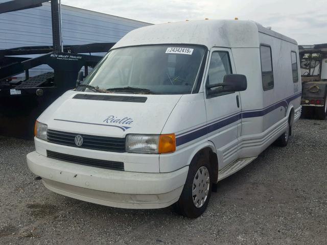 1WVAE0701SH020763 - 1995 WINNEBAGO RIALTA MOT WHITE photo 2