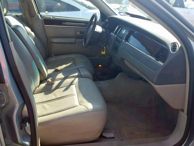 1LNHM82WX6Y626264 - 2006 LINCOLN TOWN CAR S GRAY photo 5