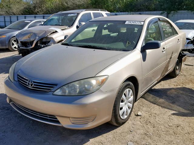 4T1BE32K45U614118 - 2005 TOYOTA CAMRY LE GOLD photo 2