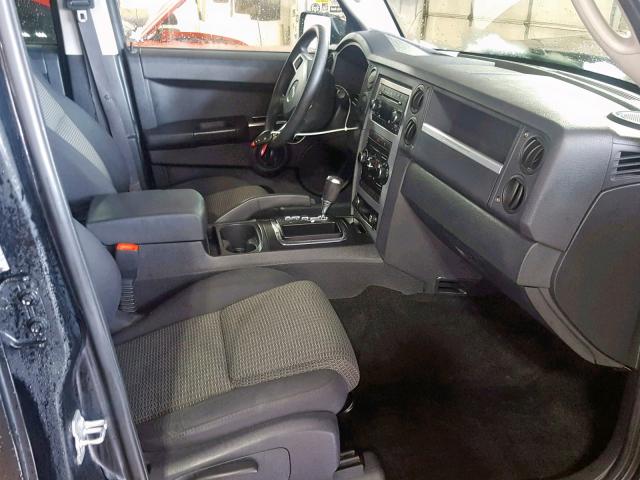 1J8HG48K98C132527 - 2008 JEEP COMMANDER BLACK photo 5
