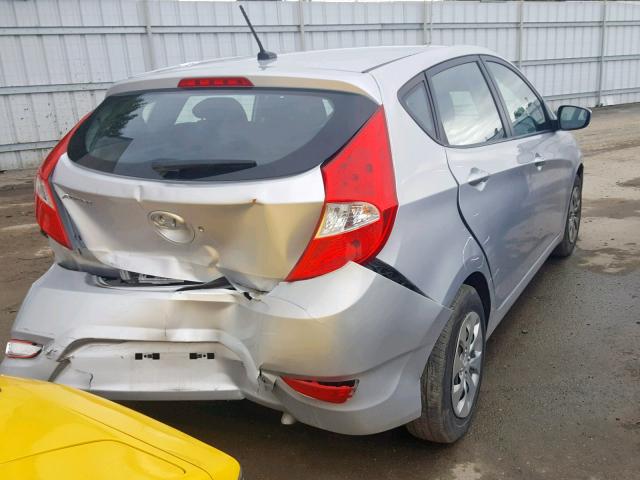 KMHCT5AE1HU330712 - 2017 HYUNDAI ACCENT SE SILVER photo 4