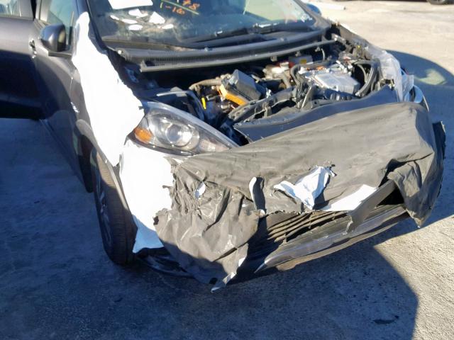 JTDKDTB36J1602497 - 2018 TOYOTA PRIUS C GRAY photo 9