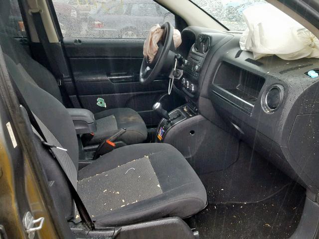 1J4NT1FA6BD190363 - 2011 JEEP COMPASS SP 灰色 照片 5