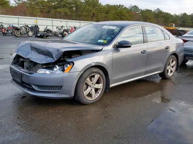 1VWBP7A3XDC106785 - 2013 VOLKSWAGEN PASSAT SE GRAY photo 2