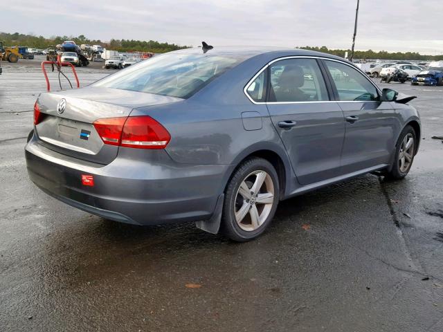 1VWBP7A3XDC106785 - 2013 VOLKSWAGEN PASSAT SE GRAY photo 4