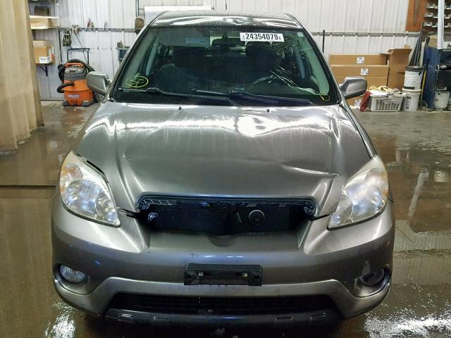 2T1KR32E55C487105 - 2005 TOYOTA MATRIX XR GRAY photo 9