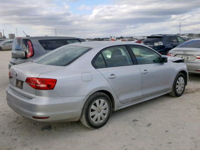 3VW2K7AJ8FM348960 - 2015 VOLKSWAGEN JETTA BASE SILVER photo 4