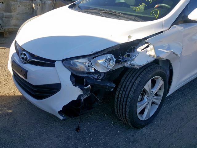 KMHDH6AE5DU000397 - 2013 HYUNDAI ELANTRA CO WHITE photo 9