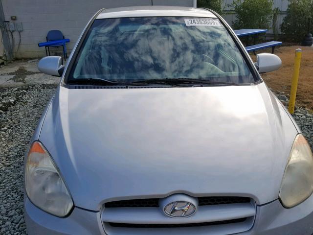 KMHCN36C68U064707 - 2008 HYUNDAI ACCENT SE SILVER photo 9