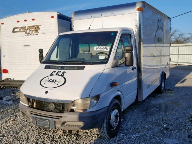 WDXPD944165963059 - 2006 DODGE SPRINTER 3 WHITE photo 2